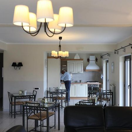 Le Terrazze B&B Формия Екстериор снимка