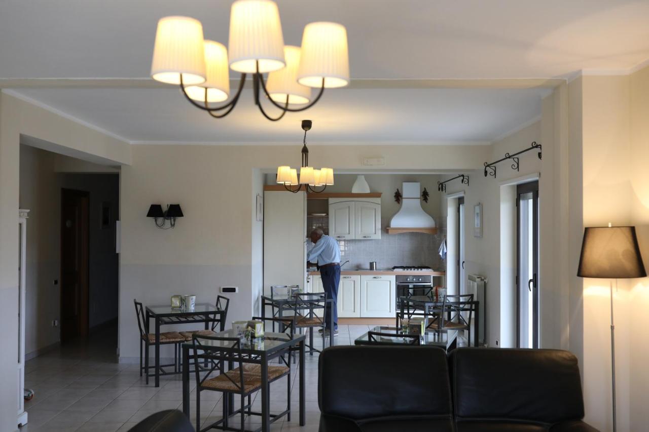 Le Terrazze B&B Формия Екстериор снимка