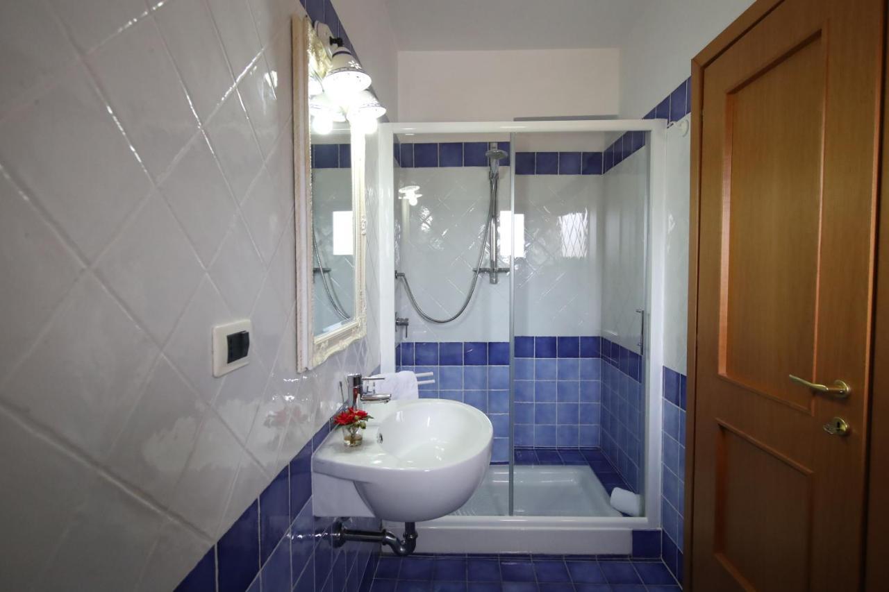 Le Terrazze B&B Формия Екстериор снимка