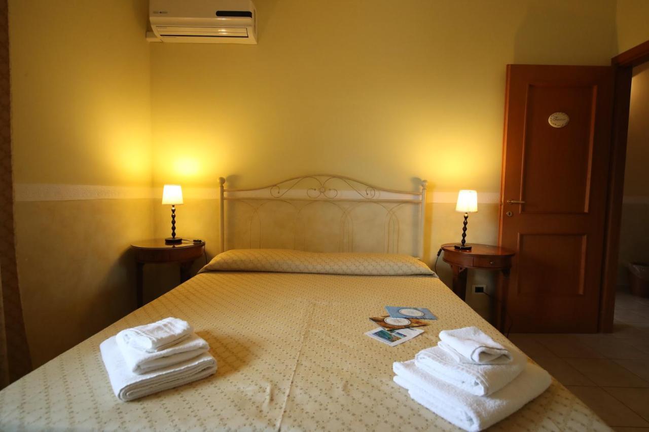 Le Terrazze B&B Формия Екстериор снимка