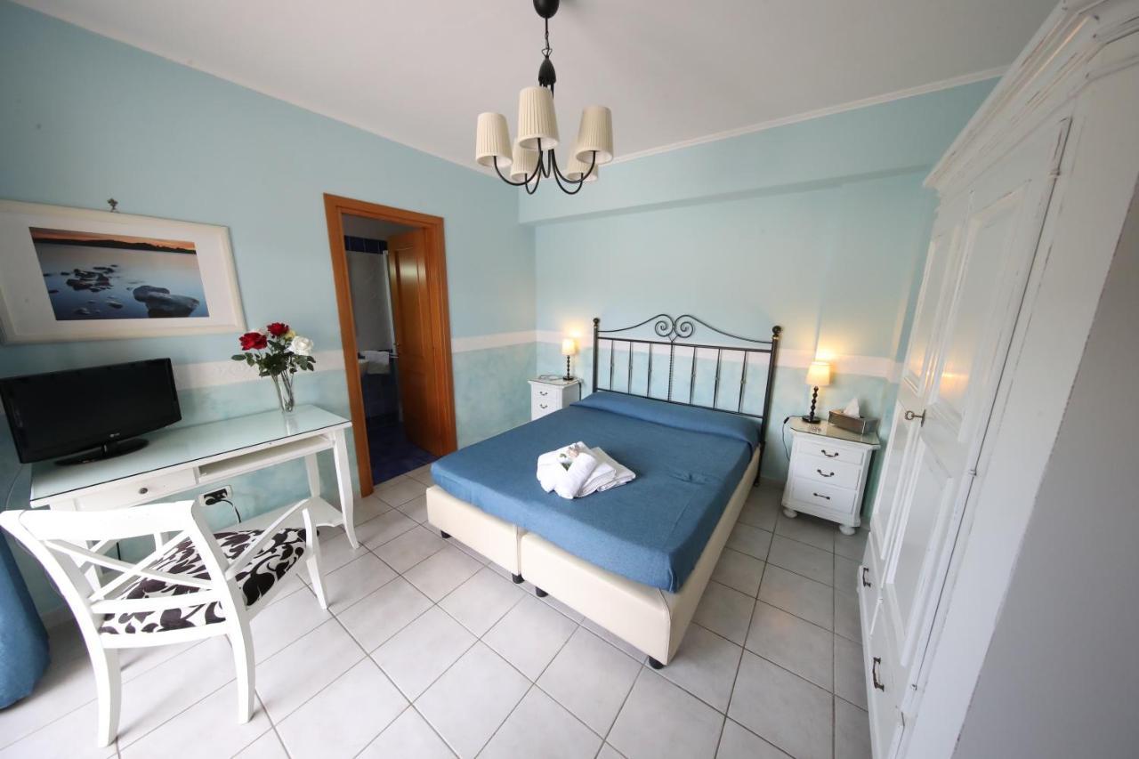 Le Terrazze B&B Формия Екстериор снимка